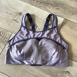Nike Sports Bra. Size M. NWOT.